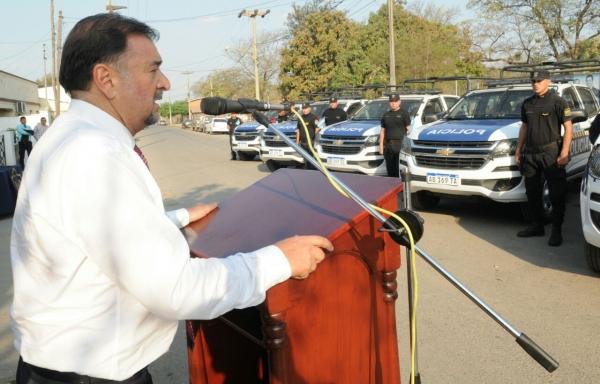 EL VICEGOBERNADOR ENTREGÓ MÓVILES POLICIALES EN ORÁN Y EMBARCACIÓN