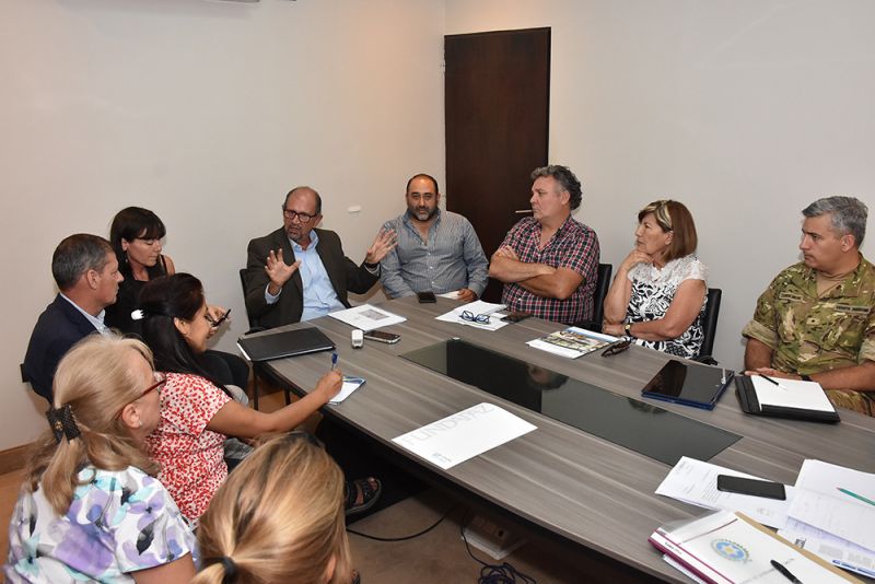 ENVÍAN A RIVADAVIA UNA PLANTA POTABILIZADORA DE AGUA Y CAMIONES CISTERNA