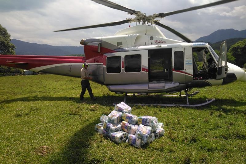 ASISTEN VÍA AÉREA A PARAJES AFECTADOS EN EL NORTE PROVINCIAL