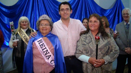 EL INTENDENTE SOLIS CORONÓ A LA REINA DE LOS JUBILADOS ROSARINOS