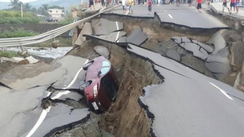 CATÁSTROFE EN ECUADOR. UN TERREMOTO DEJÓ MAS DE 235 MUERTOS