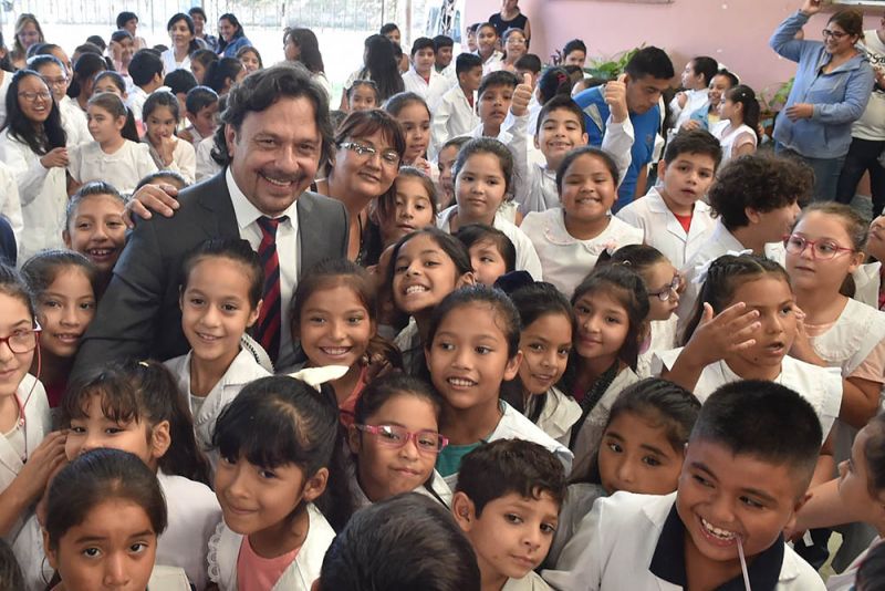 EN EL INICIO DE CLASES EL GOBIERNO ACOMPAÑÓ A ALUMNOS Y DOCENTES