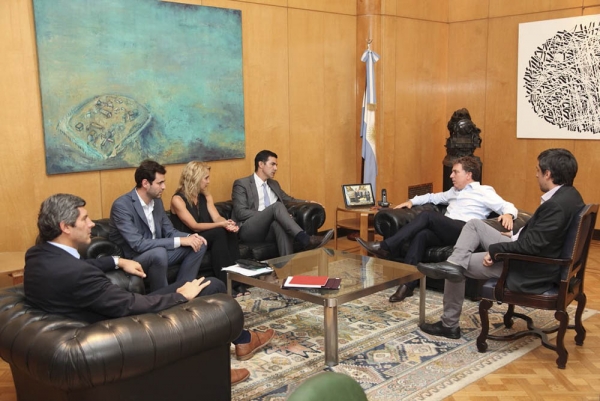 EL GOBERNADOR URTUBEY SE REUNIÓ CON DUJOVNE