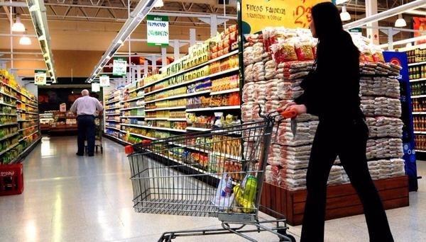 UNA FAMILIA NECESITÓ INGRESOS POR $14.811 EN JUNIO PARA NO SER POBRE