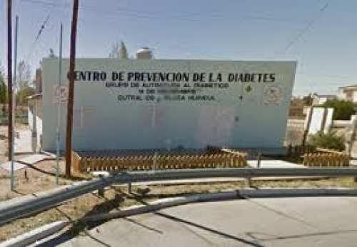 Charla sobre salud bucal y diabetes.