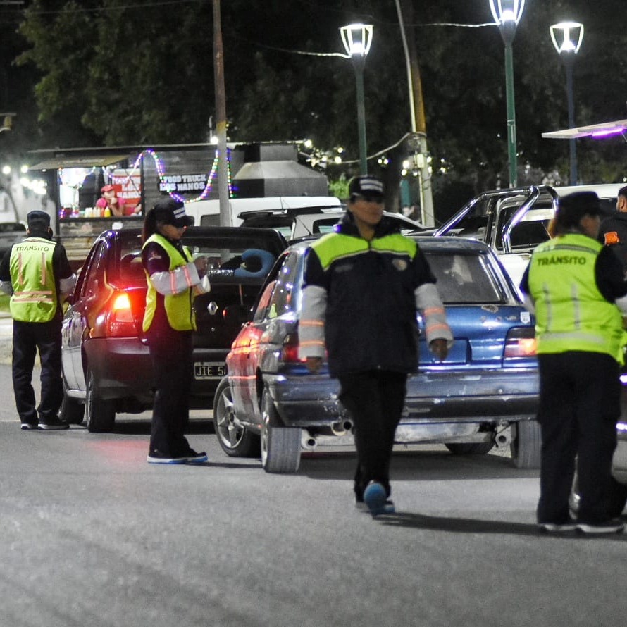 3 vehículos fueron secuestrados esta madrugada en Plaza Huincul.