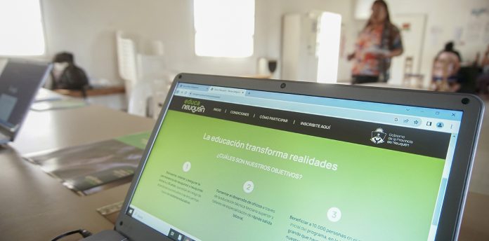 El programa de becas cerró con más de 21 mil solicitudes