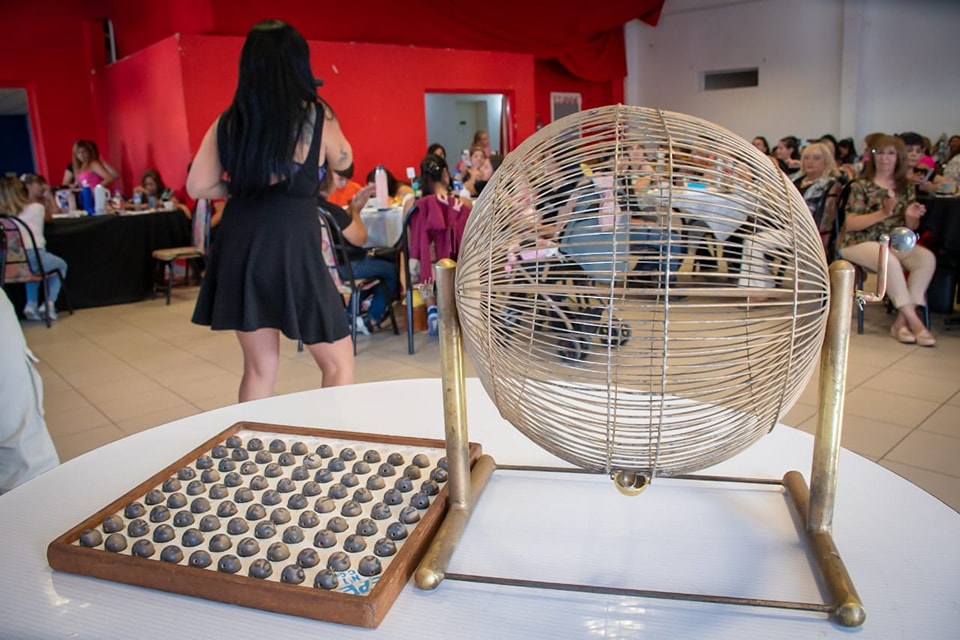 SE REALIZÓ CON ÉXITO EL BINGO SOLIDARIO DE EMPRENDEDORAS LOCALES POR EL MES DE LA MUJER
