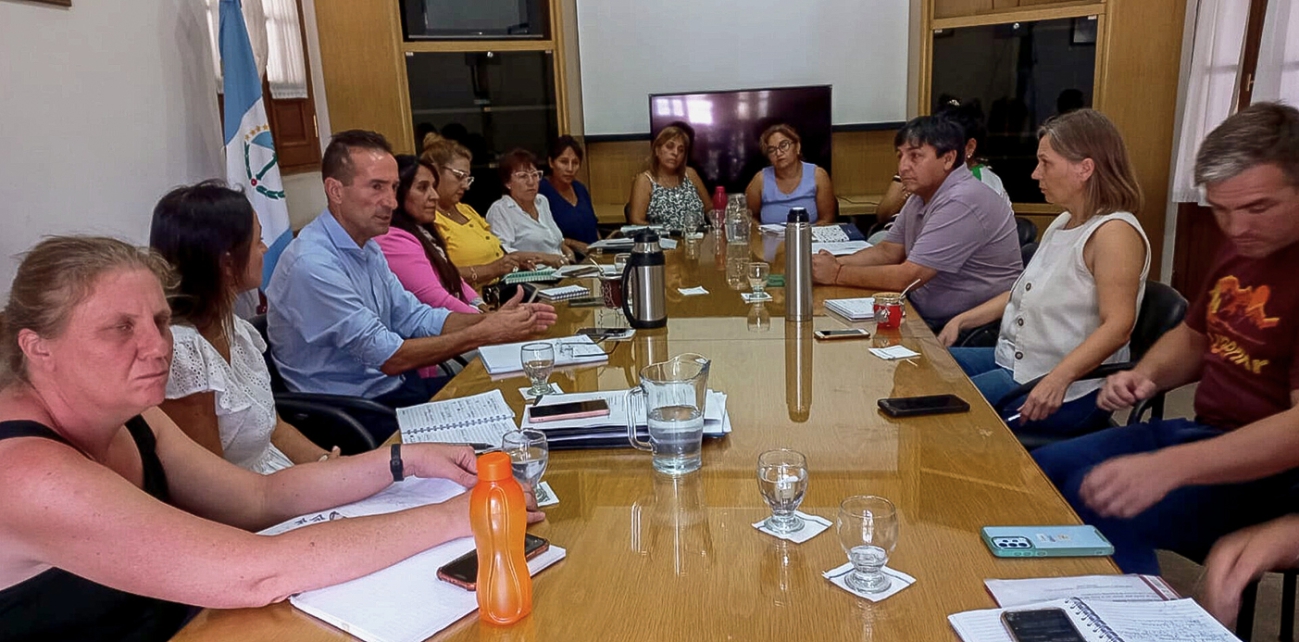 Tobares se reunió con directivos del área de Familia y con ATE