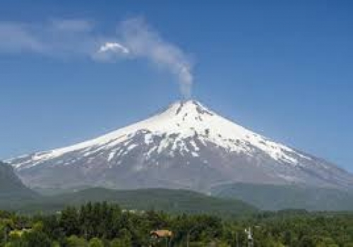 Aseguran que la actividad del volcán Copahue es normal
