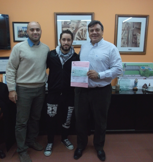 INTENDENTE GIANNATTASIO ENTREGO APORTE ECONÓMICO AL BAILARIN MAXIMILIANO VILLA.