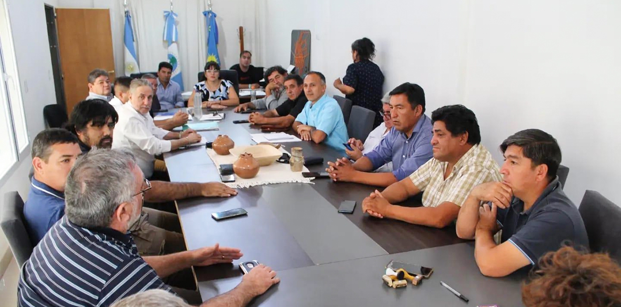 Proyectan mejoras en el sistema de riego y fortalecimiento de la producción agrícola en Picún Leufú