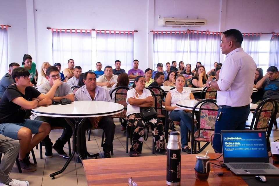 CONTINÚAN LAS CAPACITACIONES A LOS EMPLEADOS MUNICIPALES Y PERSONAL DEL PROGRAMA PLUS