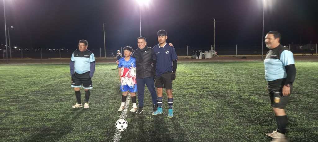 EL BARRIO PEÑI TRAPÚN SE PRESENTÓ LA CANCHA DE CÉSPED SINTÉTICO