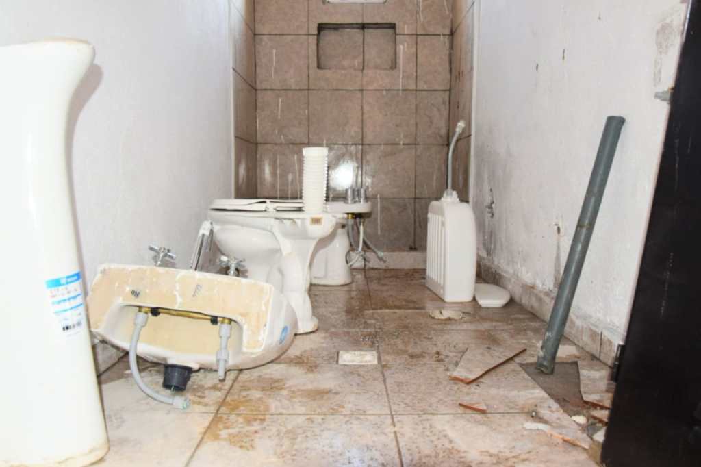 Destrozaron una vivienda social en construcción en Plaza Huincul