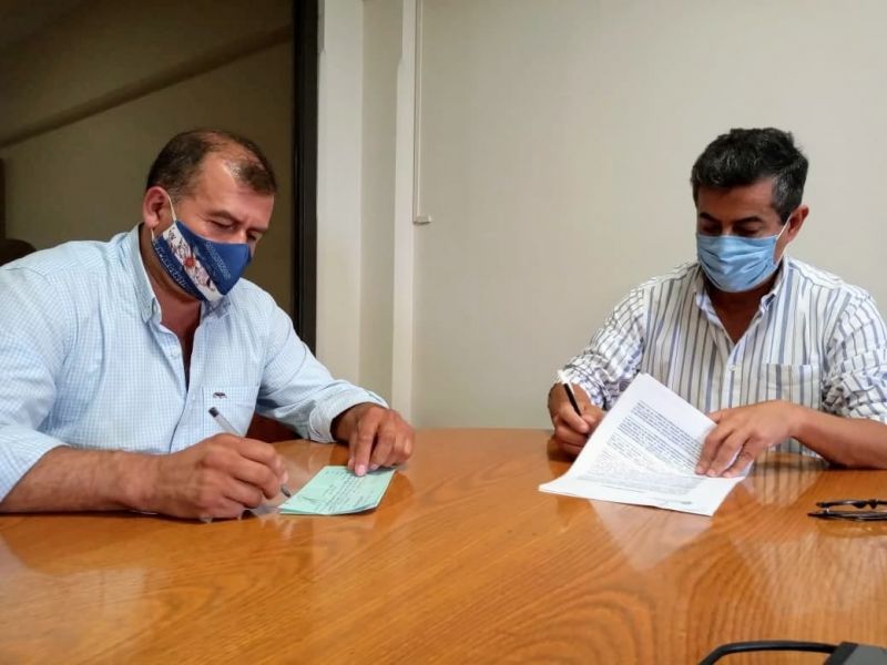 EL QUEBRACHAL: SE FIRMÓ CONVENIO DE OBRA QUE EVITARÍA QUE SE INUNDE LA AV. GÜEMES Y SALTA