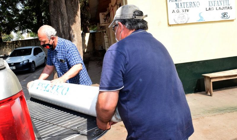 Las Lajitas. Alabi confirmó el uso de ibuprofeno sódico. Llegaron diez tubos de oxígeno