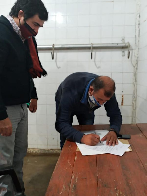 EL QUEBRACHAL: FIRMA DE CONVENIO PARA MEJORMIENTO DEL MATADERO