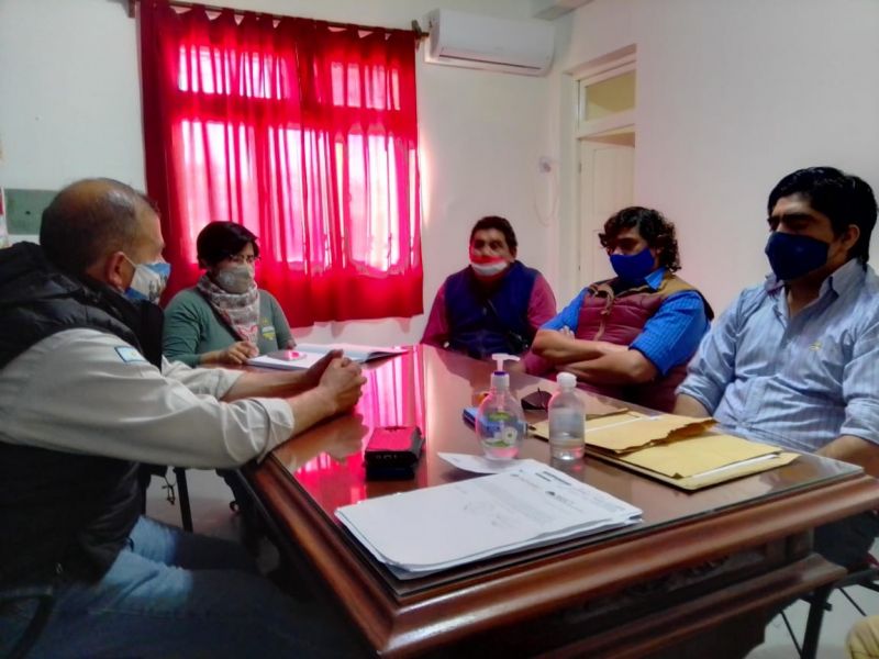 EL QUEBRACHAL : ROLY ROJAS SE REUNIÓ CON LOS MIEMBROS DE LOS BOMBEROS VOLUNTARIOS
