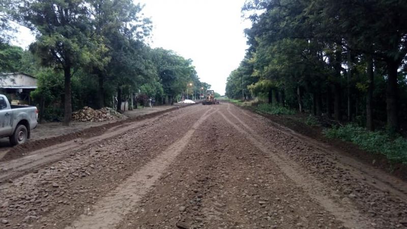 JOAQUIN V GONZALEZ : CONTINUAN LAS MEJORAS EN CALLES DE PIQUETE CAVADO