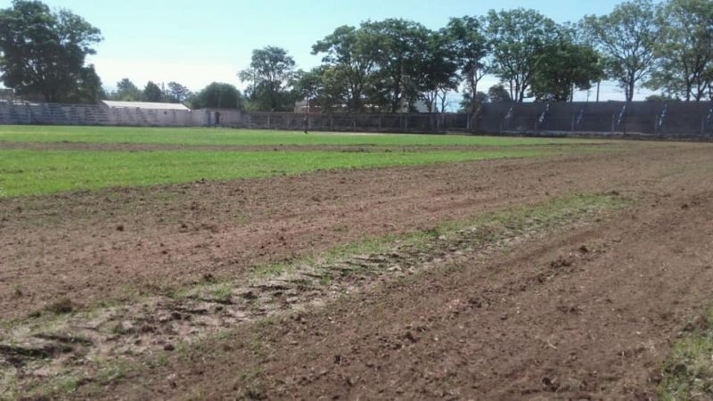 LAS LAJITAS : MANTENIMIENTO DEL CAMPO DE JUEGO DEL COMPLEJO