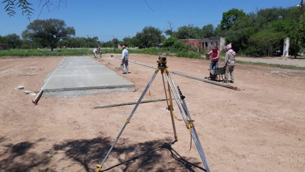 Continúa la construcción del playón poli deportivo en Ceibalito