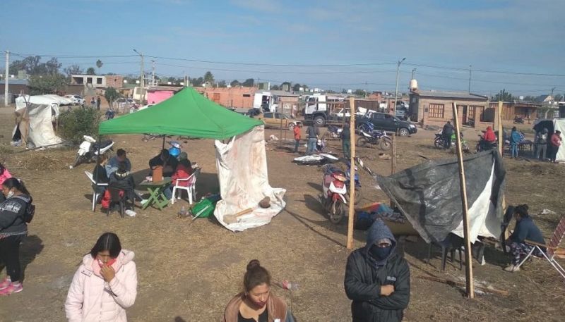 Masiva ocupación de tierras en La Moraleja: de 50 pasaron a 400 familias