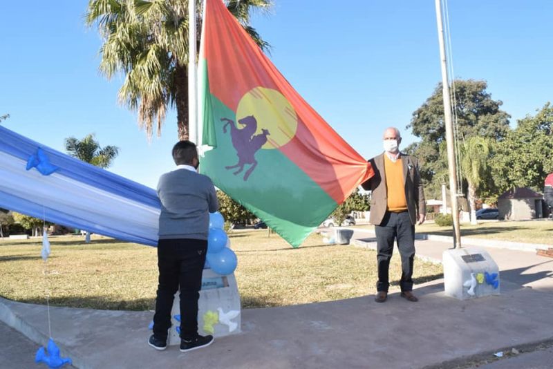 LAS LAJITAS : ALABI ENCABEZO EL ACTO DEL DÍA DE LA INDEPENDENCIA