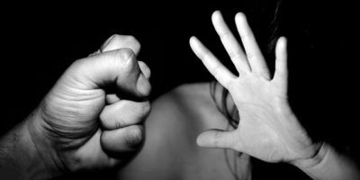 Luis Burela: agredió a su pareja y causó daños en la vivienda