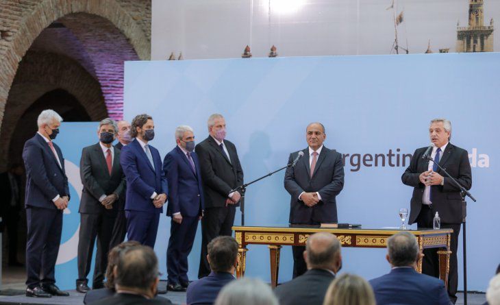 Bono, IFE y jubilaciones: las medidas que prepara el Gobierno tras la suba del salario mínimo