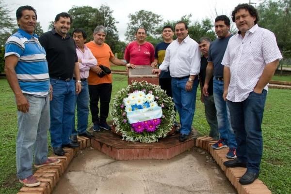 EL QUEBRACHAL : EL INTENDENTE Y SU GABINETE RINDIERON HOMENAJE A HÉROES DE MALVINAS