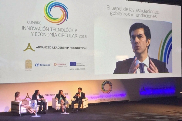 *Urtubey disertó en la Cumbre Innovación Tecnológica y Economía circular de Madrid .