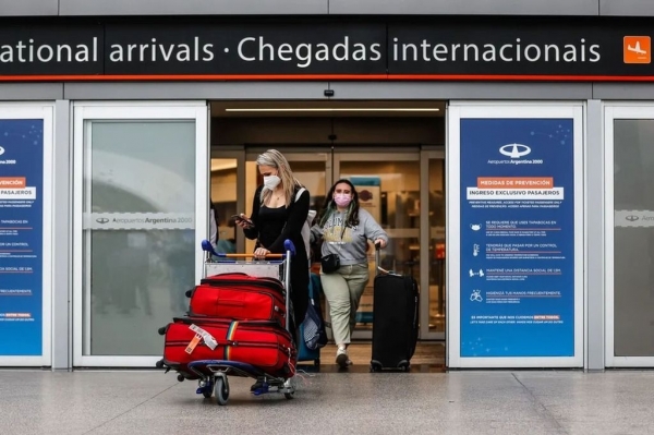 A partir de hoy no se pedirá PCR para volver al país a vacunados con esquema completo