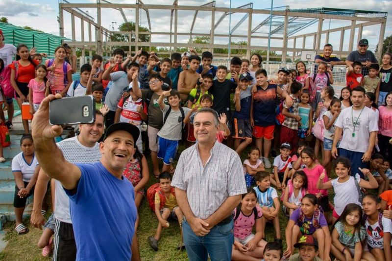 Moisés recibió a Marcelo Cordova y recorrió las instalaciones deportivas de Saravia