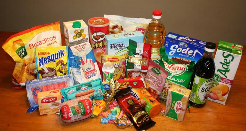 Encuentran alimentos vencidos en la góndola de un comercio en JV González