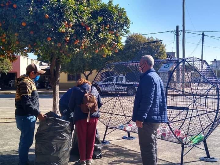 Lajiteños ya juntan botellas plásticas para la fábrica de bloques y adoquines