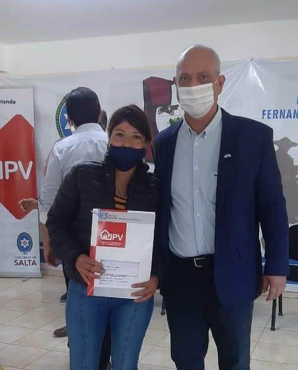 ENTREGA DE LLAVES Y CARPETAS TÉCNICAS PARA 13 VIVIENDAS DEL BARRIO 3 DE ABRIL