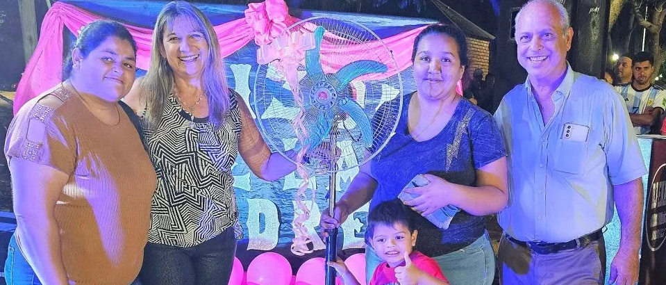 Una noche llena de alegría y diversión en Las Lajitas para celebrar el Día de la Madre
