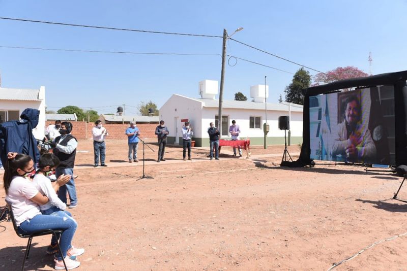 Entrega de 10 casas en Pizarro: “Estamos cumpliendo con cada uno de los pueblos de Salta”