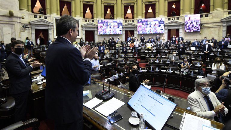La Cámara de Diputados le dio media sanción al proyecto de aborto legal y ahora definirá el Senado