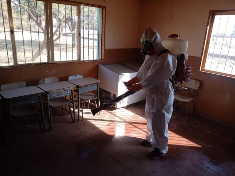 EL QUEBRACHAL: TAREAS DE DESINFECCIÓN EN ESTABLECIMIENTOS EDUCATIVOS