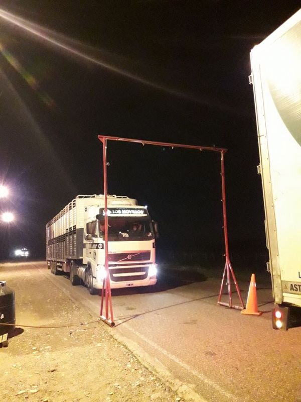 APOLINARIO SARAVIA : INSTALACIÓN DE ARCO DE DESINFECCIÓN