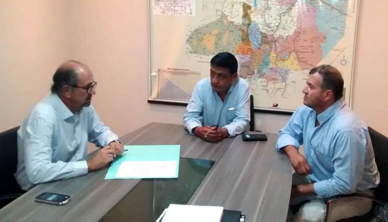 EL QUEBRACHAL: Rolando Rojas se reunio con el ministro de Obras Publicas Sr. Sergio Camacho
