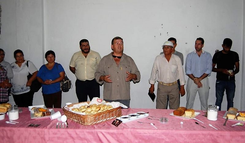 Roly Rojas afianza su vínculo con los municipales de Quebrachal y desayuna con los trabajadores para intercambiar opiniones