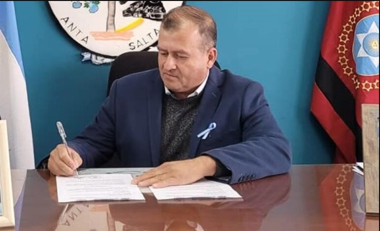 Mientras Quebrachal se cae a pedazos, funcionario se fue a Estados Unidos