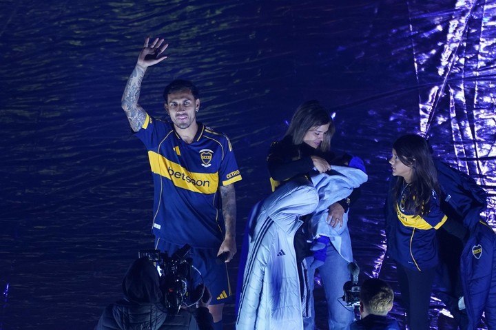 BOCA Más de ¡50.000! hinchas de Boca en la Bombonera: "Que de la mano, de Leo Paredes..."
