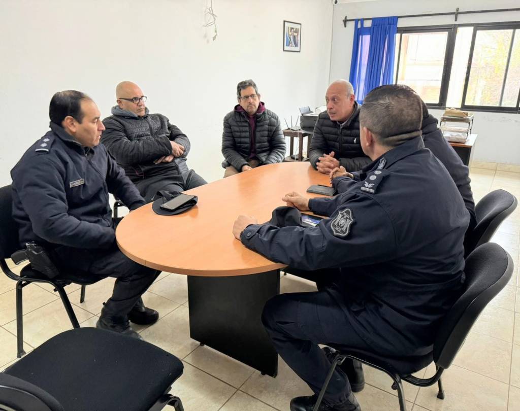 EL INTENDENTE FERNANDO ALABI SE REUNIÓ CON AUTORIDADES POLICIALES