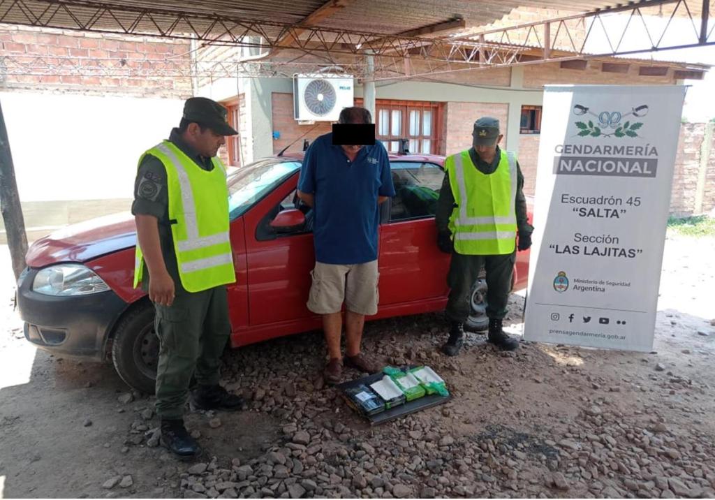 LAS LAJITAS: GENDARMERIA SECUESTRO CUATRO KILOS DE COCAINA