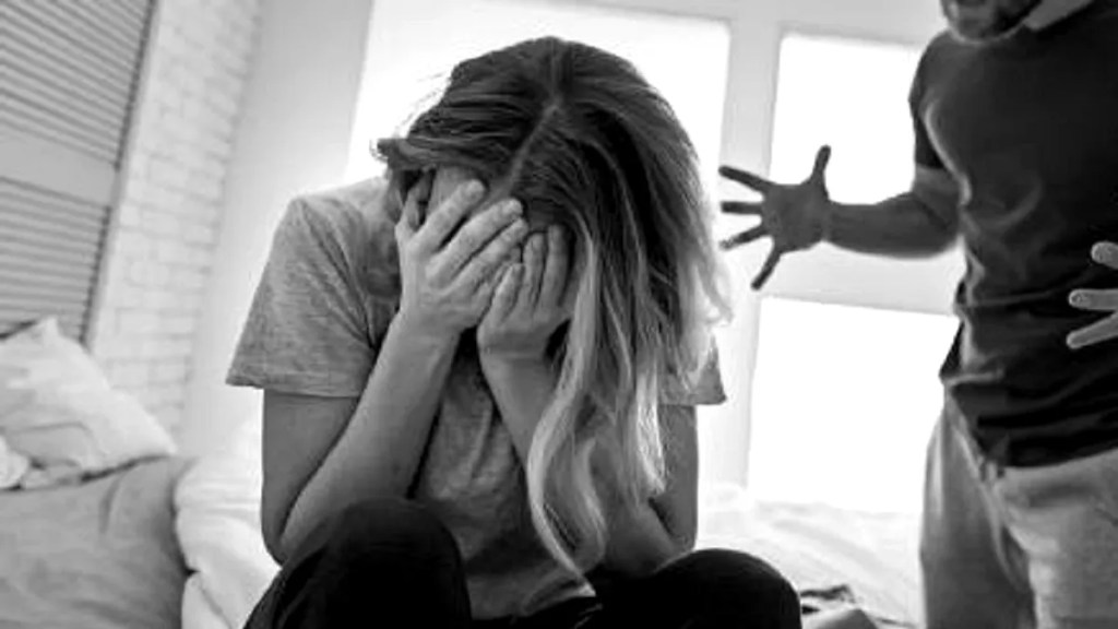 Seis meses de cárcel por amenazar a su pareja y desobedecer a la justicia