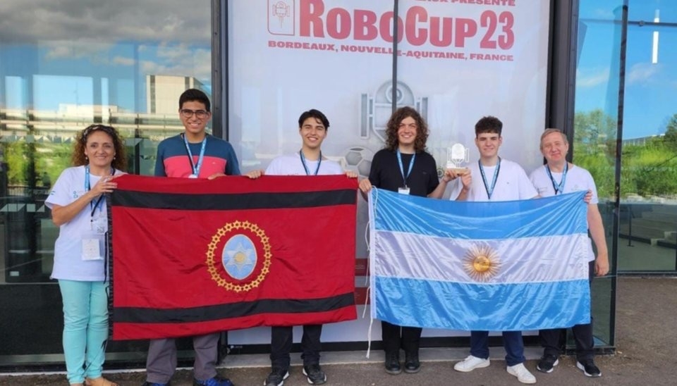 Salteños ganaron en Francia el 2º lugar en robótica simulada